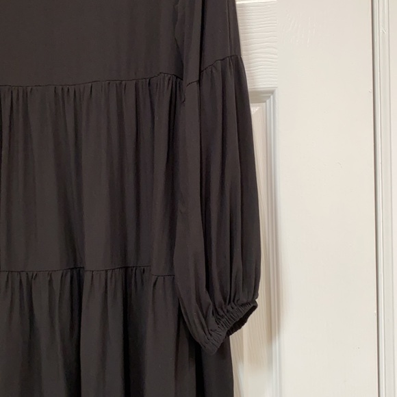 Dresses & Skirts - BLACK DRESS. SIZE M. JET BLACK